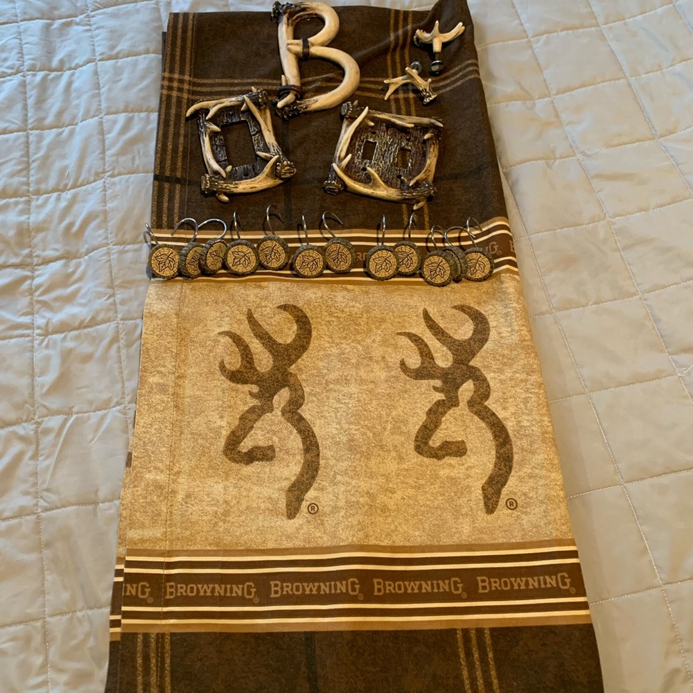 Browning Buckmark bathroom accessories